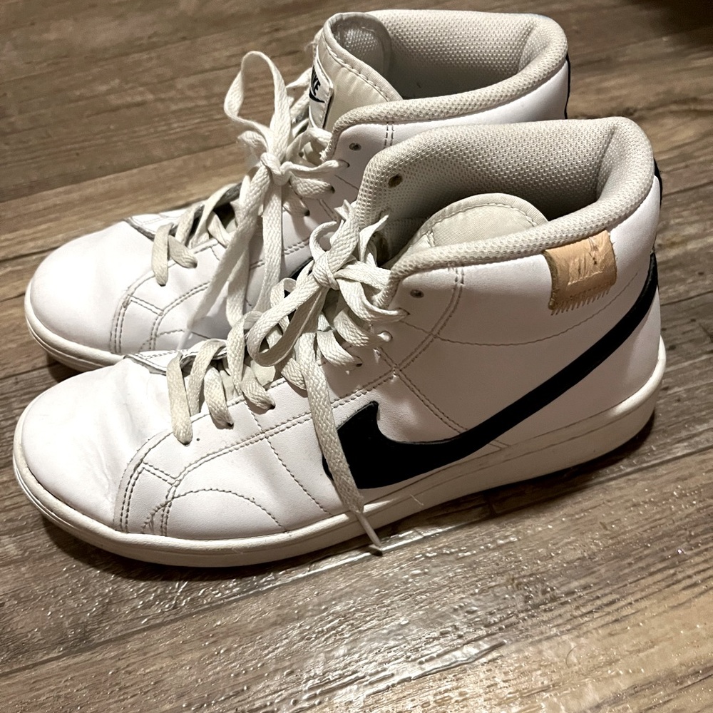 White Nike Air Force